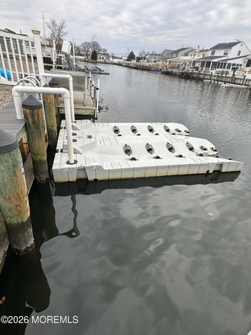 71 Ronald Avenue S, Bayville, NJ 08721