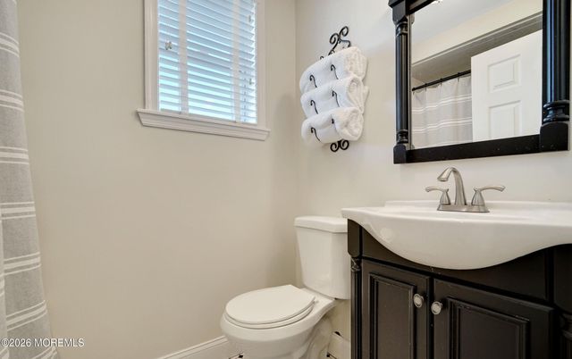 71 Ronald Avenue S, Bayville, NJ 08721