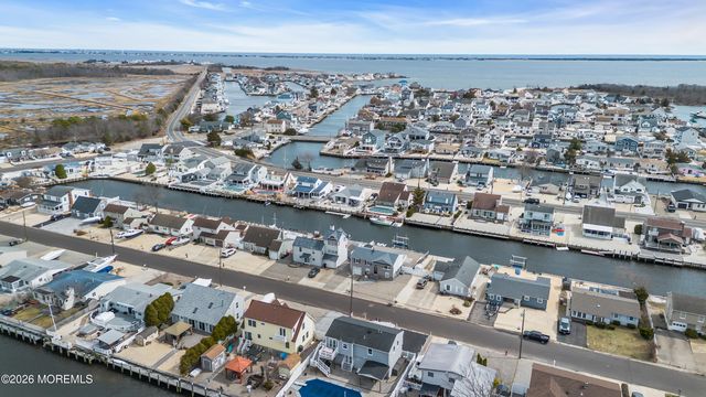 71 Ronald Avenue S, Bayville, NJ 08721