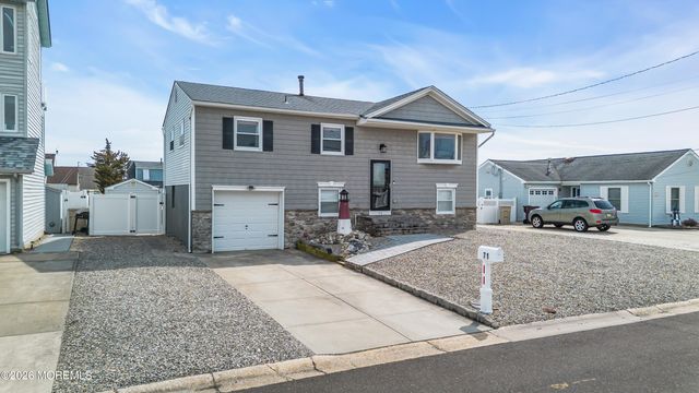 71 Ronald Avenue S, Bayville, NJ 08721