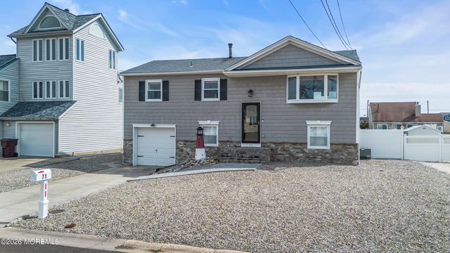 71 Ronald Avenue S, Bayville, NJ 08721