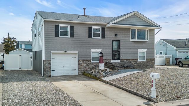 71 Ronald Avenue S, Bayville, NJ 08721