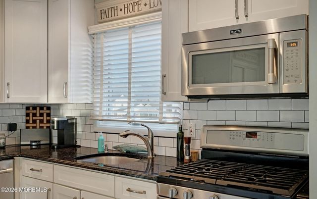 71 Ronald Avenue S, Bayville, NJ 08721