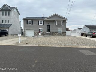 71 Ronald Avenue S, Bayville, NJ 08721