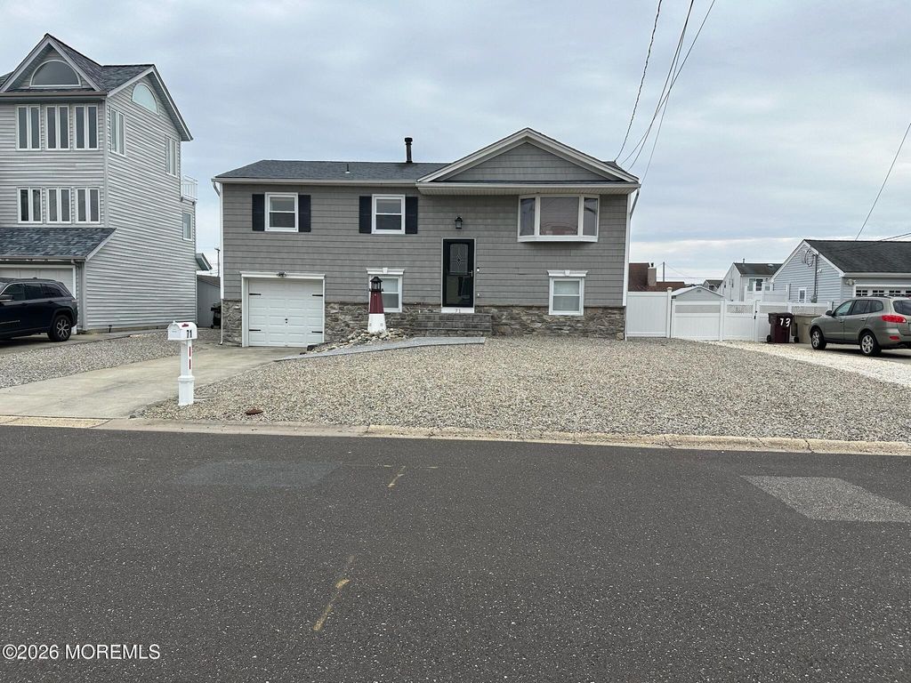 71 Ronald Avenue S, Bayville, NJ 08721