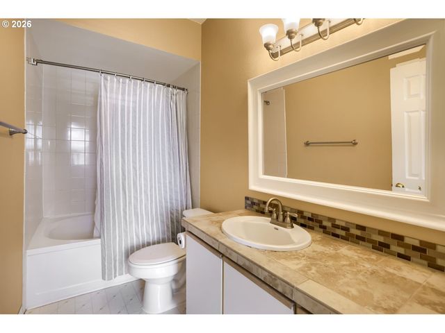 1231 Ne HORIZON Loop 209, Hillsboro, OR 97124