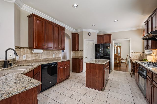 1501 Weathered Wood Lane, Garland, TX 75040