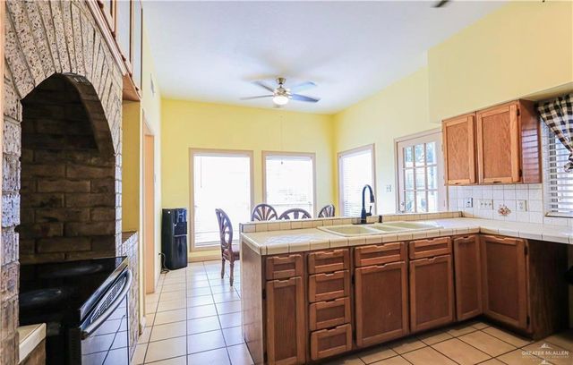 824 S Louisiana Circle, Mercedes, TX 78596