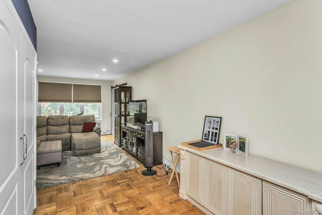 23-55 Bell Boulevard 1H, Bayside, NY 11360 — photo 4