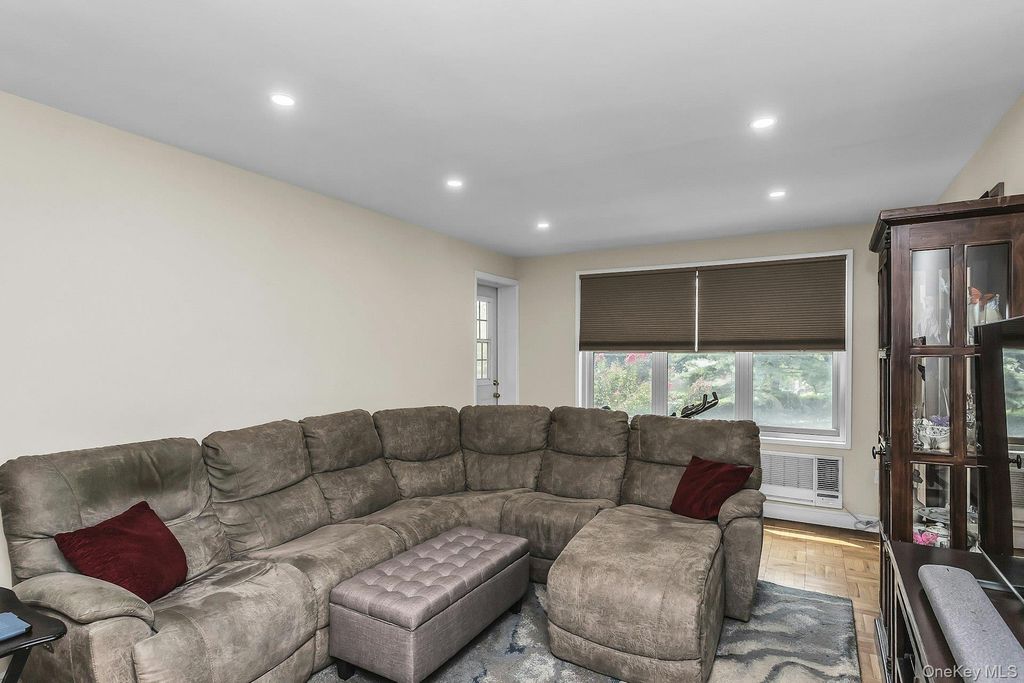 23-55 Bell Boulevard 1H, Bayside, NY 11360 — photo 5