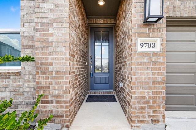9703 Arrigoni Creek Drive, Cypress, TX 77433