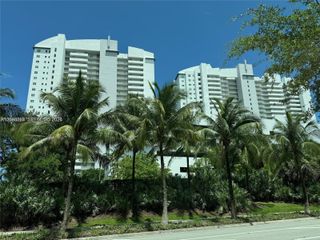 15051 Royal Oaks Lane 701, North Miami, FL 33181