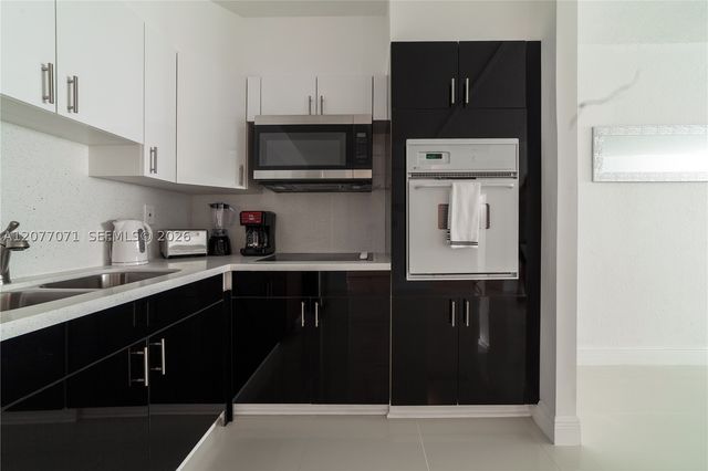 19390 Collins Ave 419, Sunny Isles Beach, FL 33160