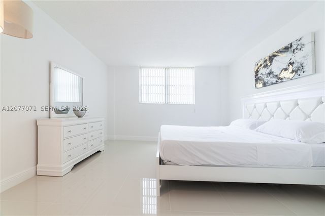 19390 Collins Ave 419, Sunny Isles Beach, FL 33160