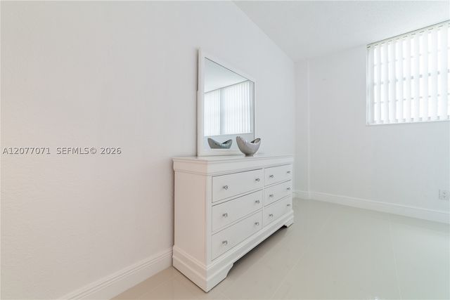 19390 Collins Ave 419, Sunny Isles Beach, FL 33160
