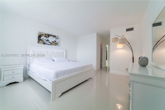 19390 Collins Ave 419, Sunny Isles Beach, FL 33160