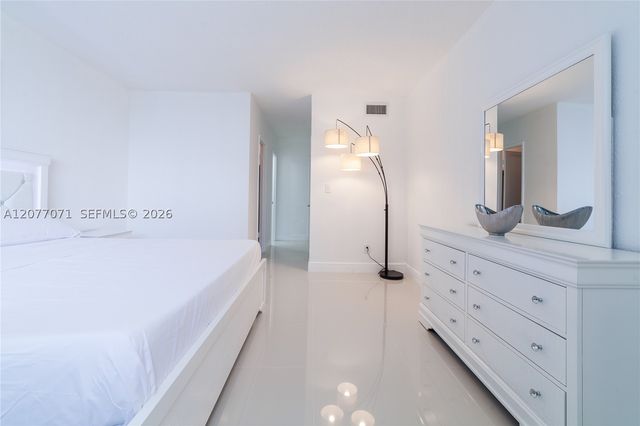 19390 Collins Ave 419, Sunny Isles Beach, FL 33160