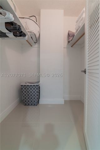 19390 Collins Ave 419, Sunny Isles Beach, FL 33160