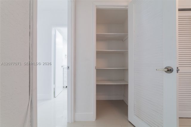 19390 Collins Ave 419, Sunny Isles Beach, FL 33160