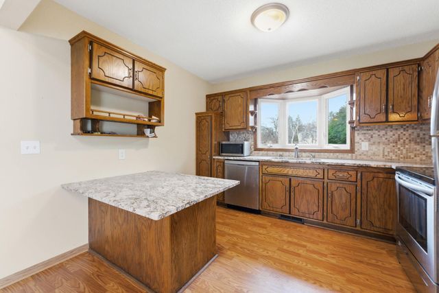 1533 79th Avenue N, Brooklyn Park, MN 55444