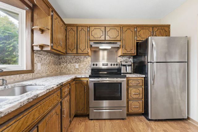 1533 79th Avenue N, Brooklyn Park, MN 55444