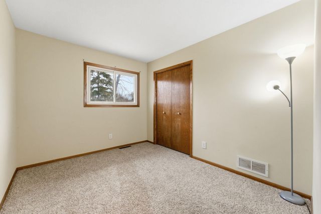 1533 79th Avenue N, Brooklyn Park, MN 55444