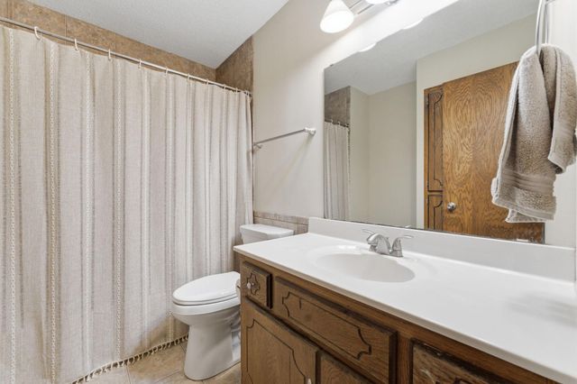 1533 79th Avenue N, Brooklyn Park, MN 55444