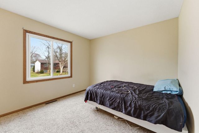 1533 79th Avenue N, Brooklyn Park, MN 55444