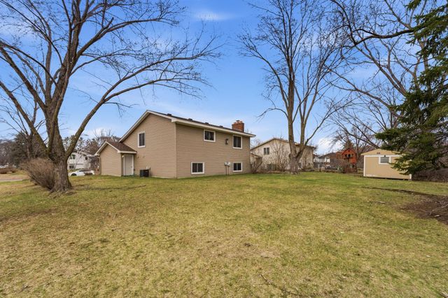 1533 79th Avenue N, Brooklyn Park, MN 55444