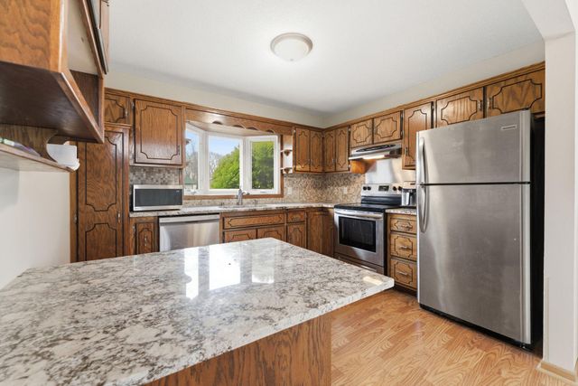 1533 79th Avenue N, Brooklyn Park, MN 55444