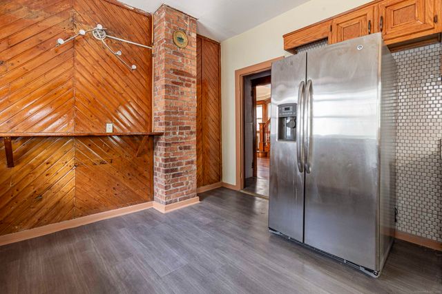 62 Burton Street, Hartford, CT 06112