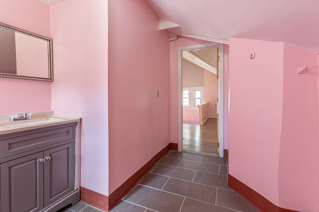 62 Burton Street, Hartford, CT 06112