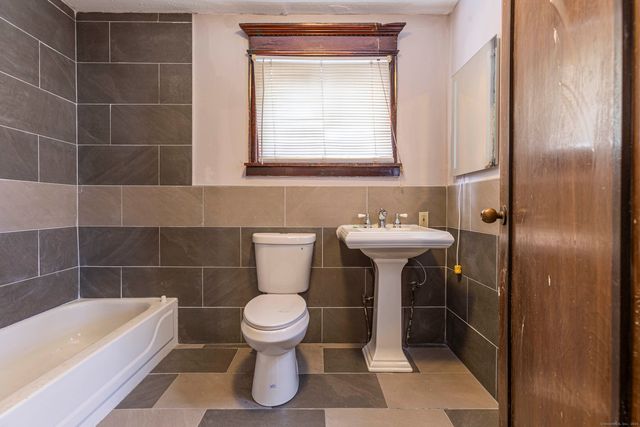 62 Burton Street, Hartford, CT 06112