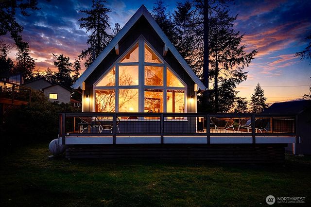 2282 Whidbey Shores Road, Langley, WA 98260