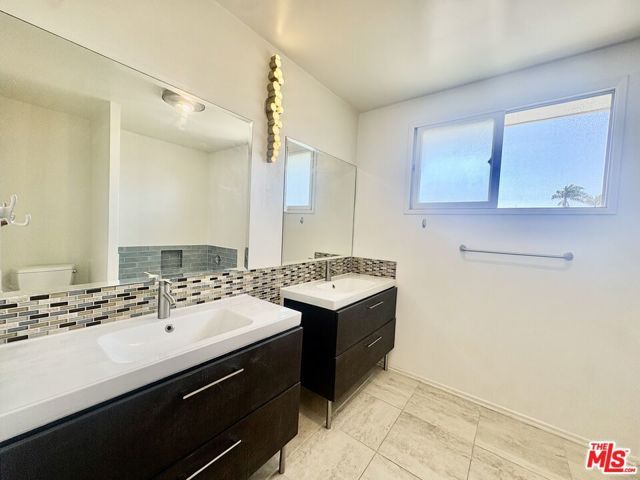 7428 W 81St Street, Los Angeles, CA 90045