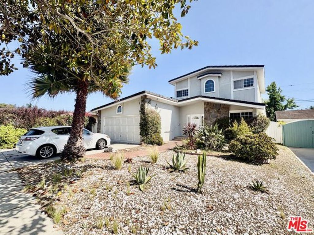 7428 W 81St Street, Los Angeles, CA 90045