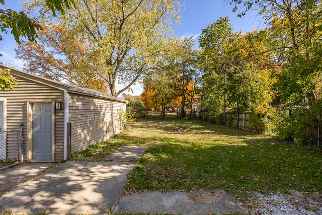 209 N Hunter Street, Thornton, IL 60476