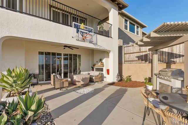 4773 Iron Bird Dr, Folsom, CA 95630