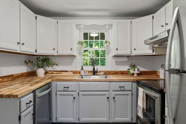 438 Twin Lakes Drive 438, Halifax, MA 02338