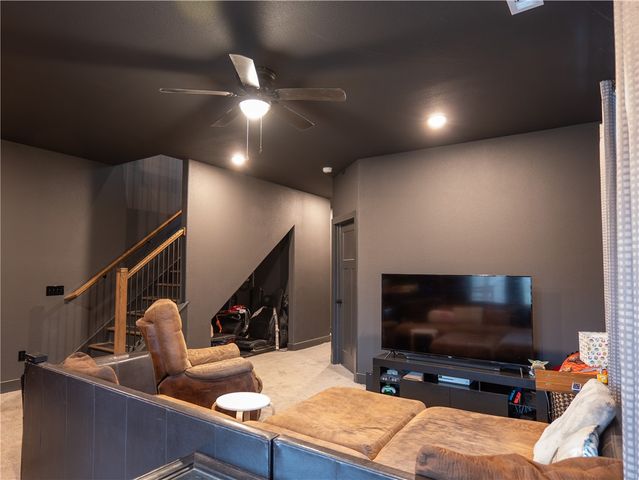 14201 Horse Shoe Drive, Lowell, AR 72745