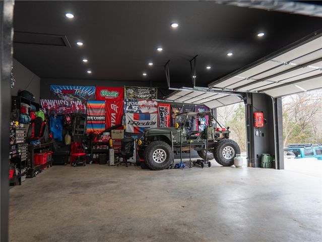 14201 Horse Shoe Drive, Lowell, AR 72745