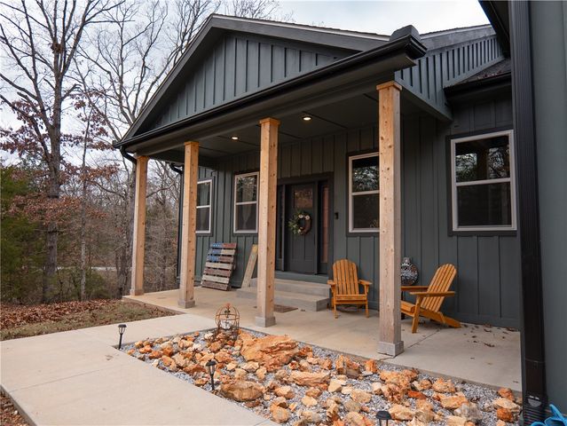 14201 Horse Shoe Drive, Lowell, AR 72745