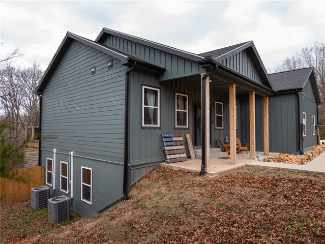 14201 Horse Shoe Drive, Lowell, AR 72745