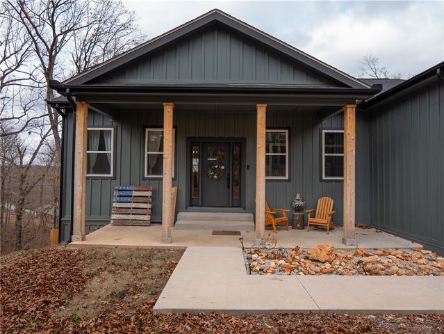 14201 Horse Shoe Drive, Lowell, AR 72745