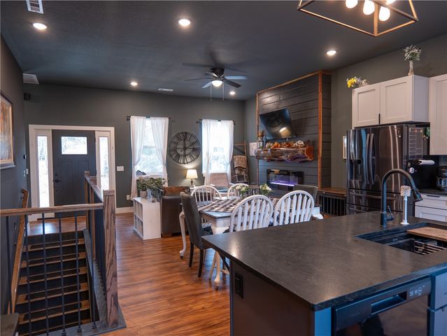 14201 Horse Shoe Drive, Lowell, AR 72745