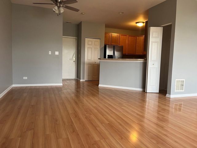 311 S SPRINGBROOK Trail S 311, Oswego, IL 60543