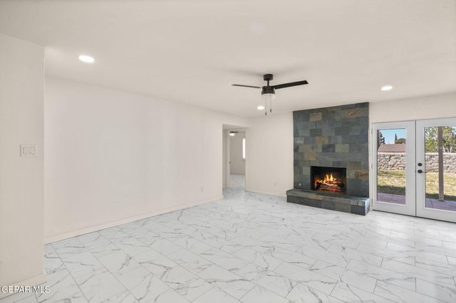 333 EL PUENTE Drive, El Paso, TX 79912