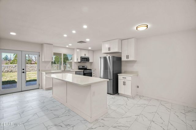 333 EL PUENTE Drive, El Paso, TX 79912