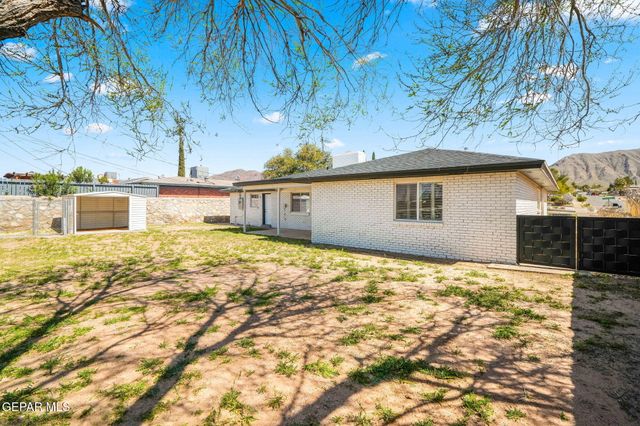 333 EL PUENTE Drive, El Paso, TX 79912