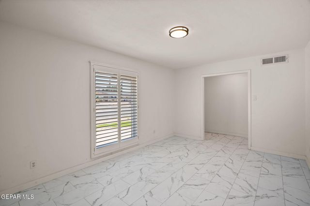 333 EL PUENTE Drive, El Paso, TX 79912